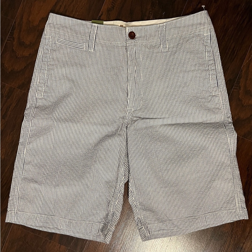 Gap Favorite Khaki Flat Front Navy White Pin Striped Preppy Shorts Men’s 32 NWT